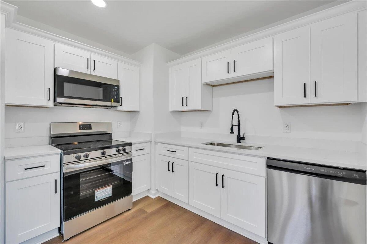 1006 Maywood DR - Photo 14