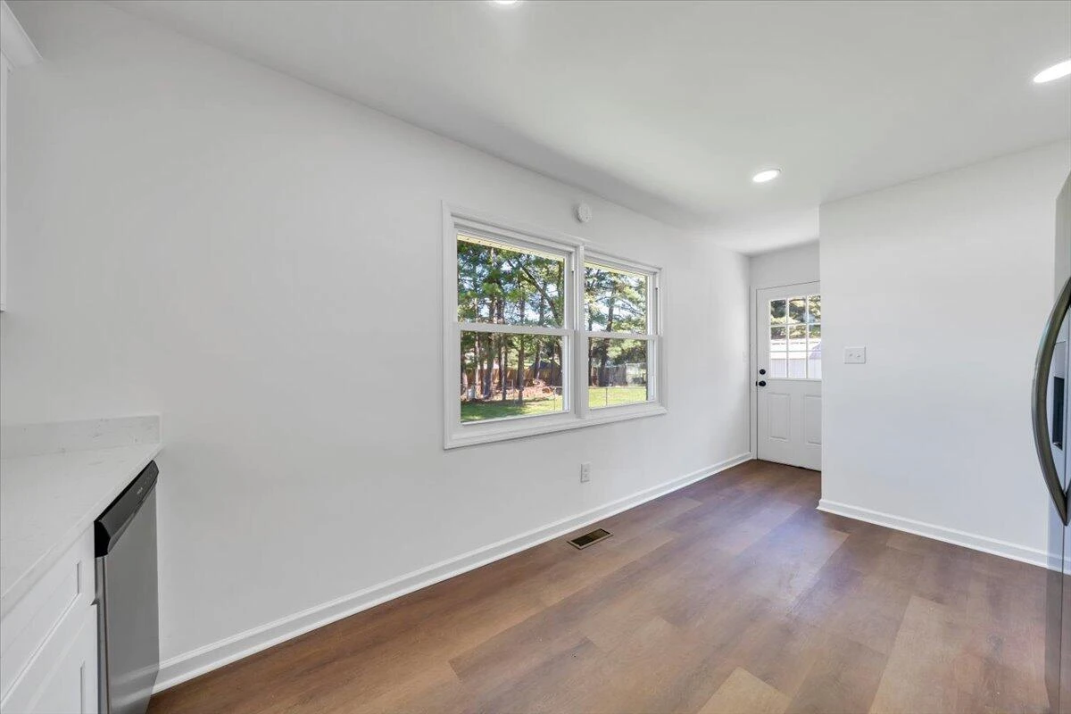 1006 Maywood DR - Photo 15