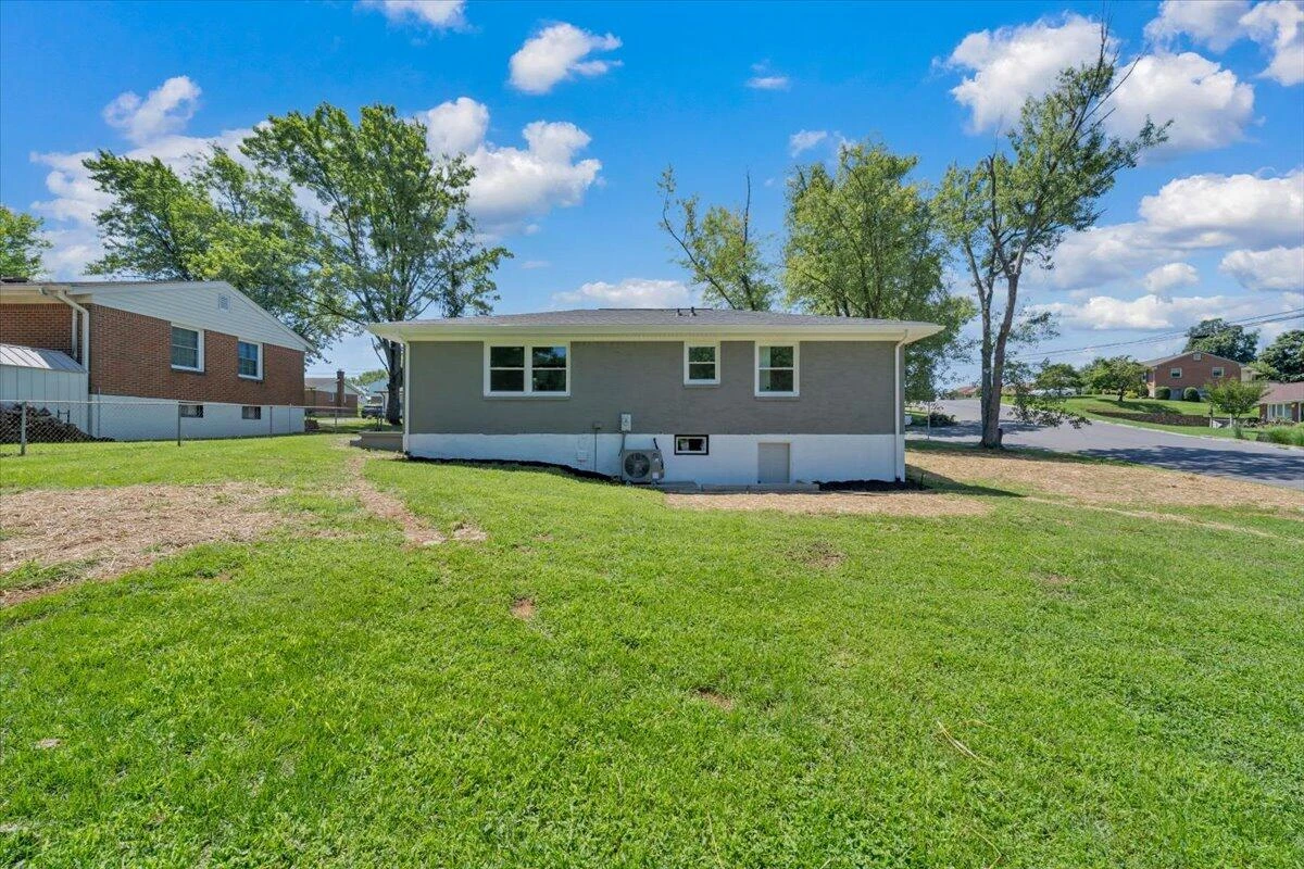 1006 Maywood DR - Photo 26