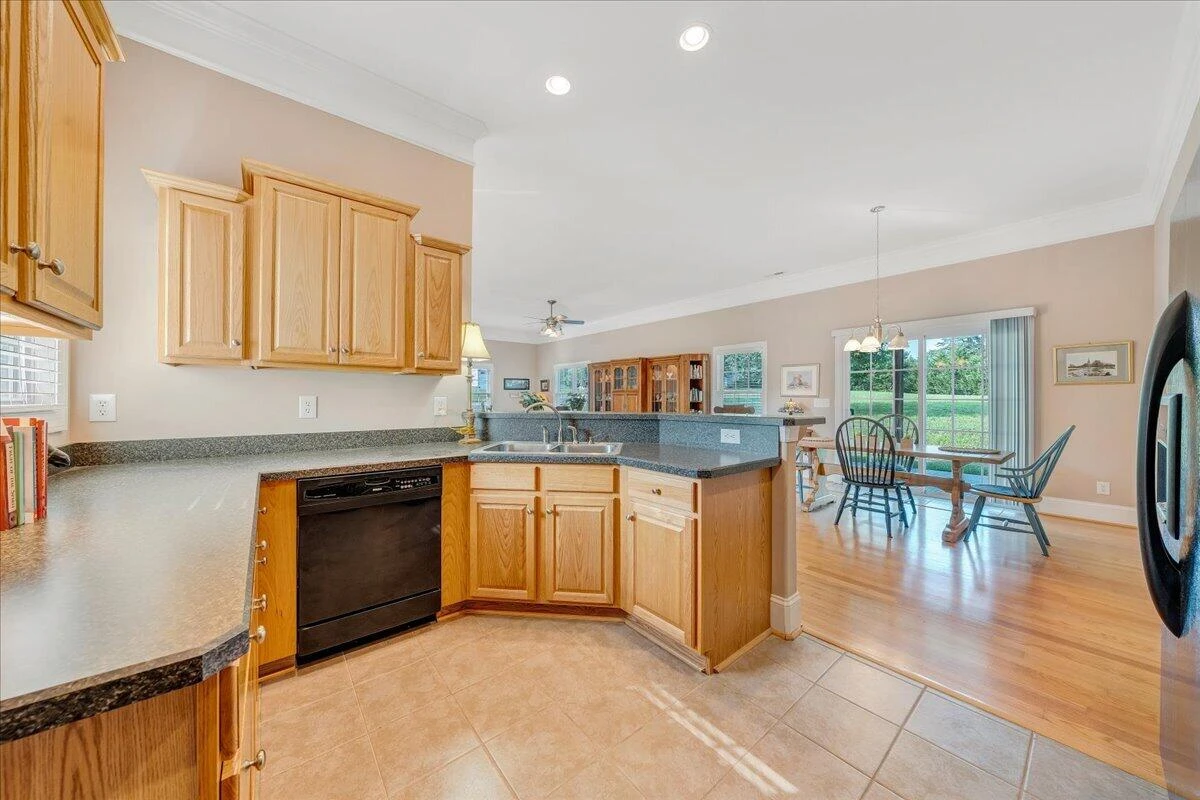 1119 Parkhall RD - Photo 8