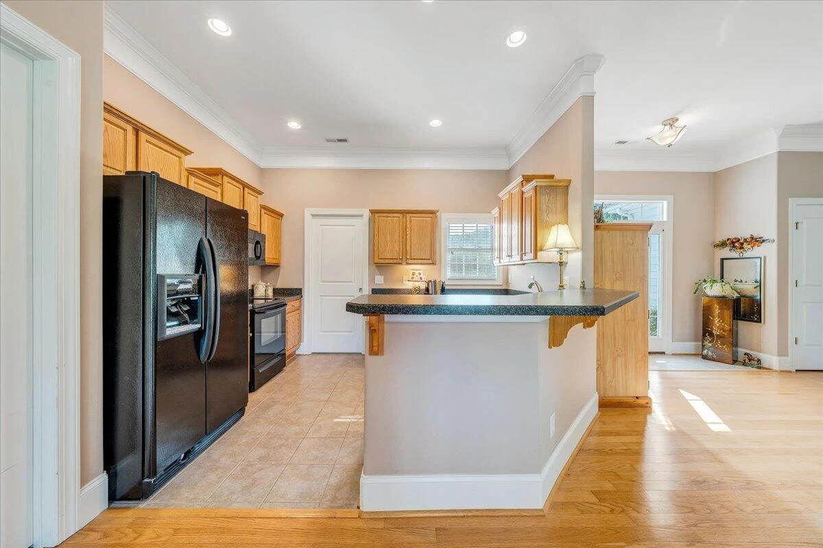 1119 Parkhall RD - Photo 9