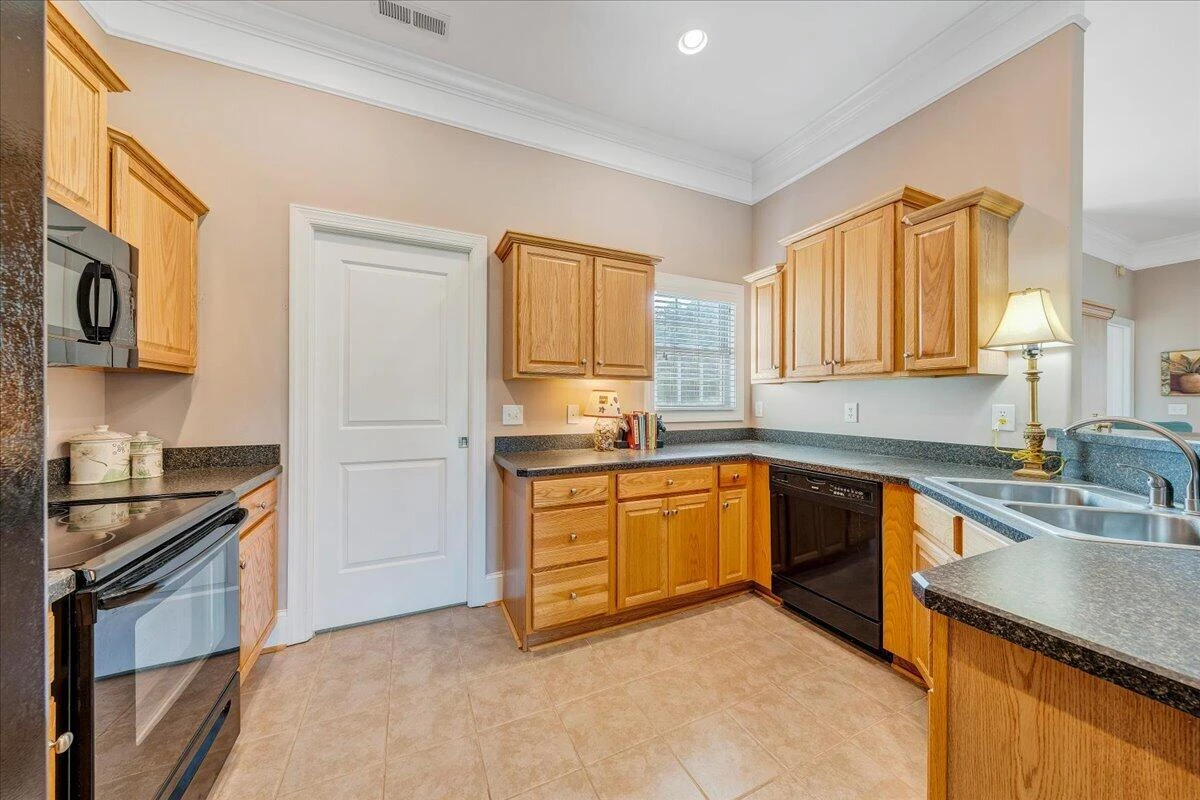 1119 Parkhall RD - Photo 10
