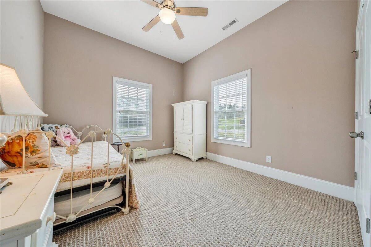 1119 Parkhall RD - Photo 15