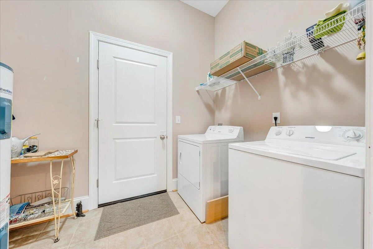 1119 Parkhall RD - Photo 17