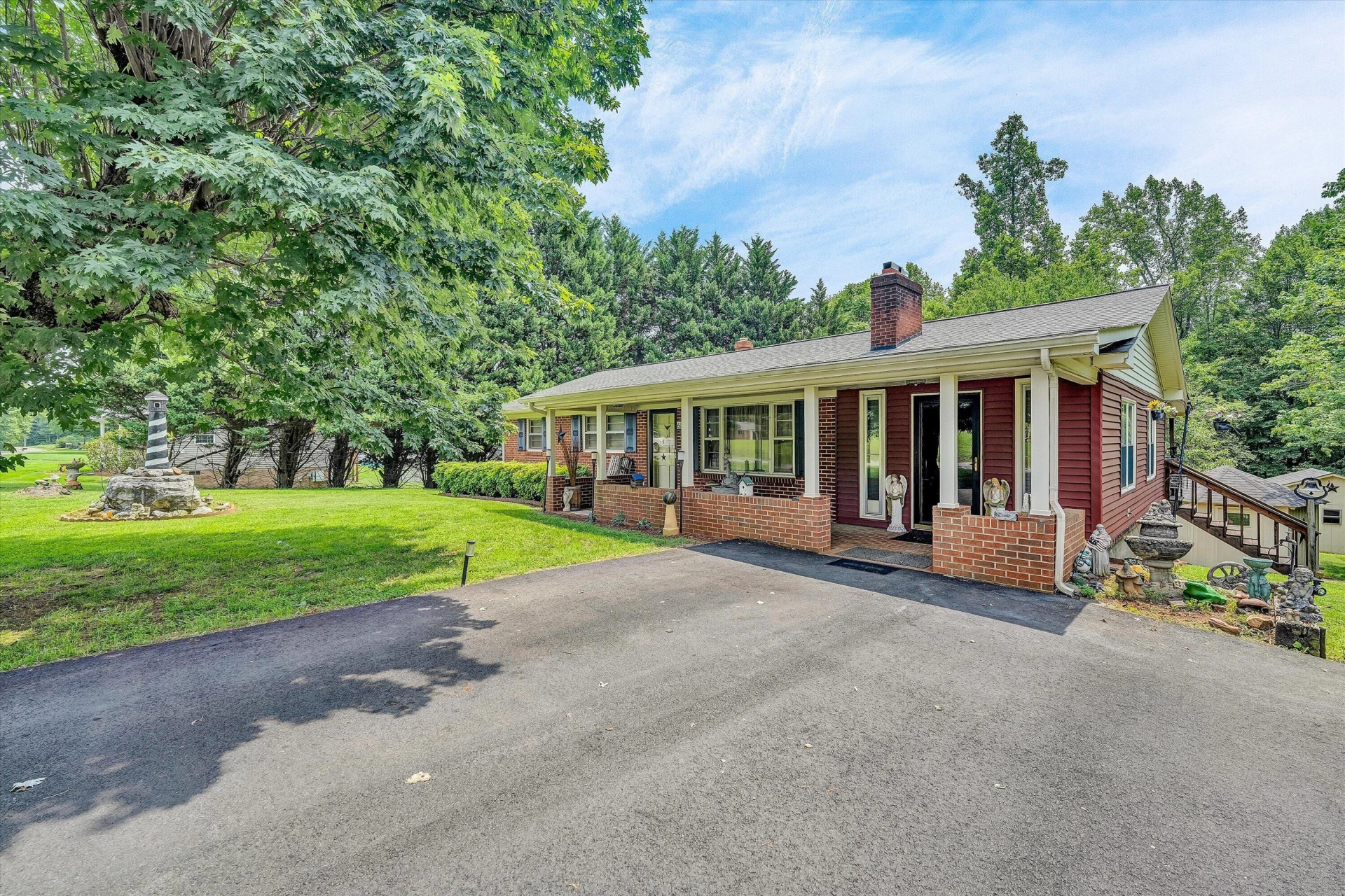 63 Archway RD - Photo 2
