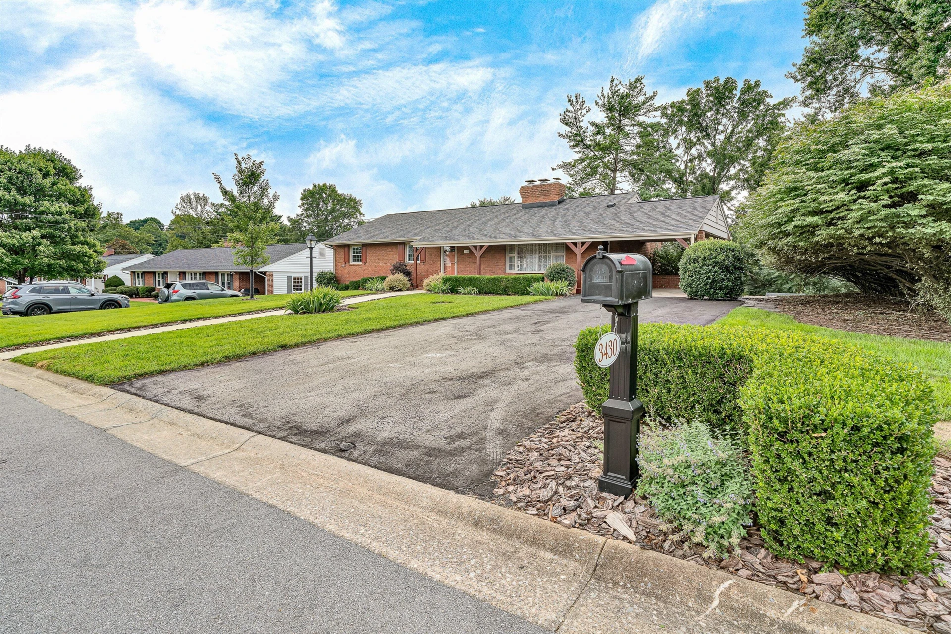 3430 Overbrook DR SW - Photo 3