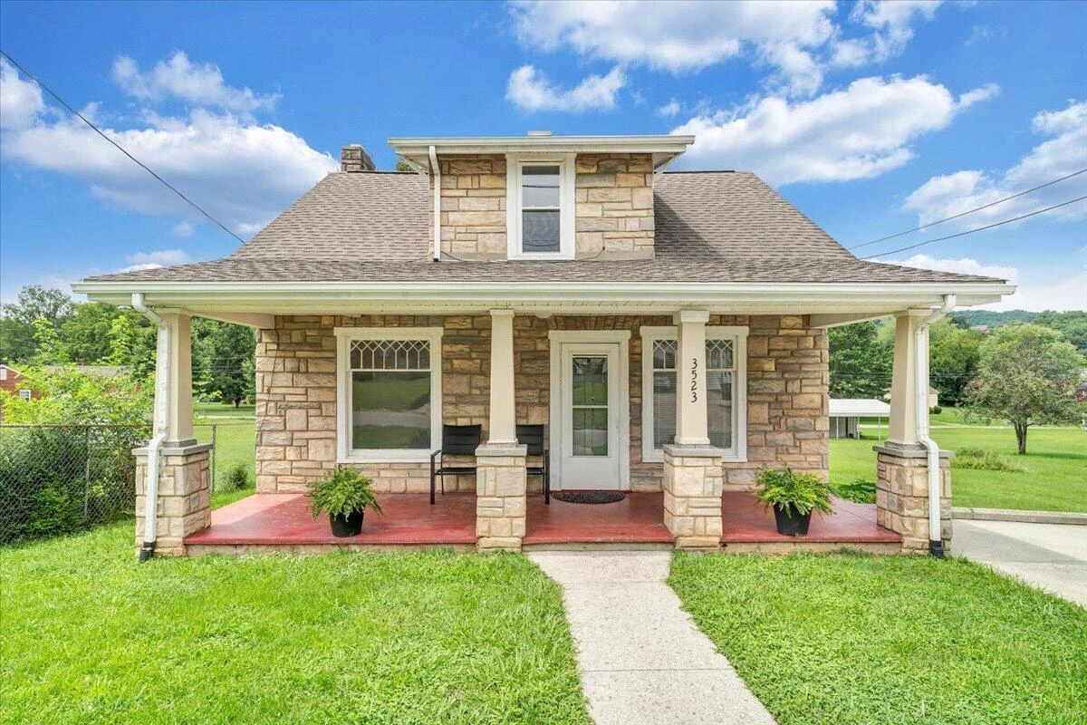 3523 Melcher ST SE - Photo 2