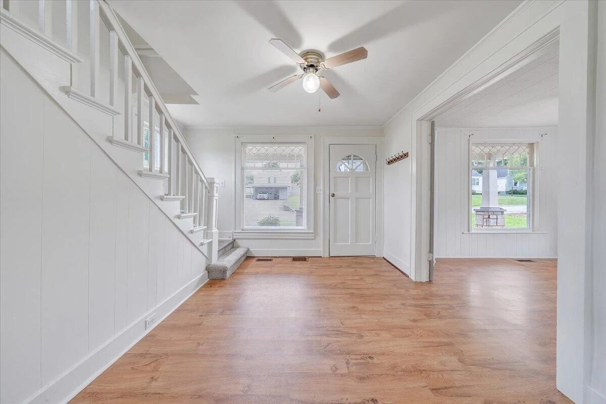 3523 Melcher ST SE - Photo 5