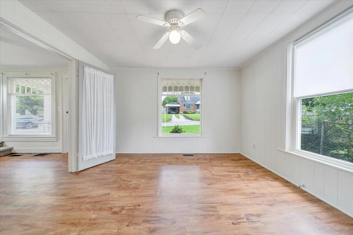 3523 Melcher ST SE - Photo 7