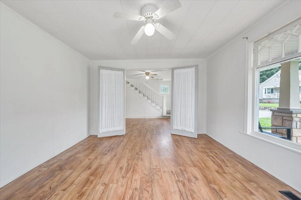 3523 Melcher ST SE - Photo 8