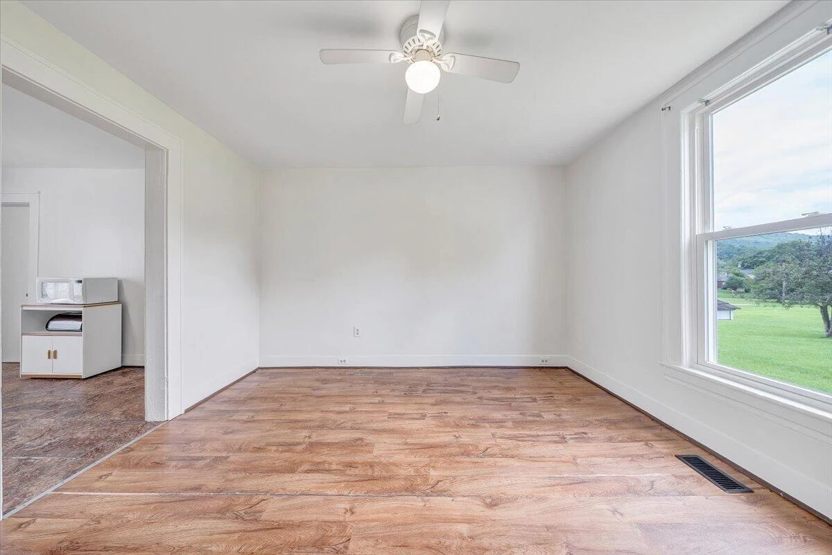 3523 Melcher ST SE - Photo 9