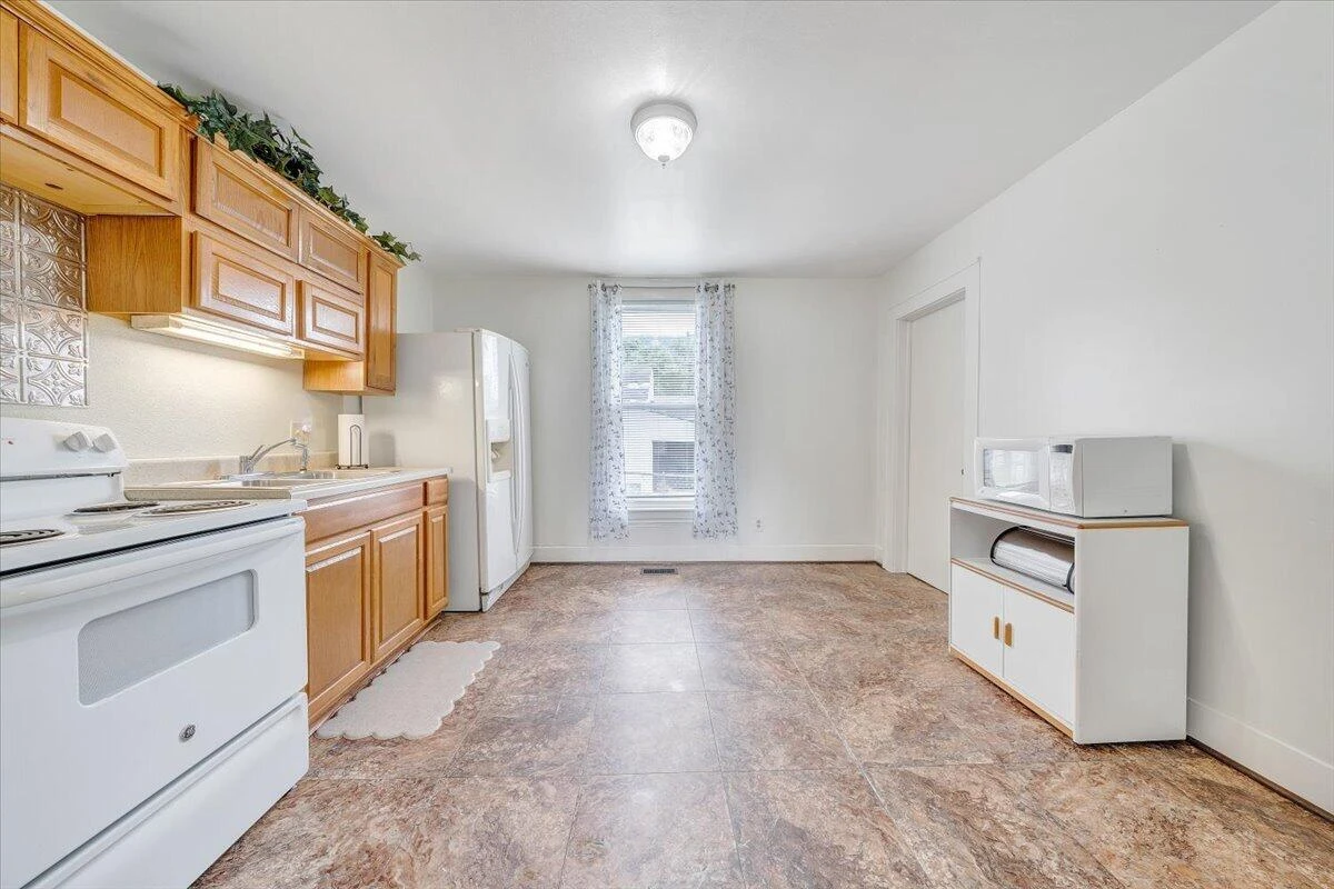 3523 Melcher ST SE - Photo 11