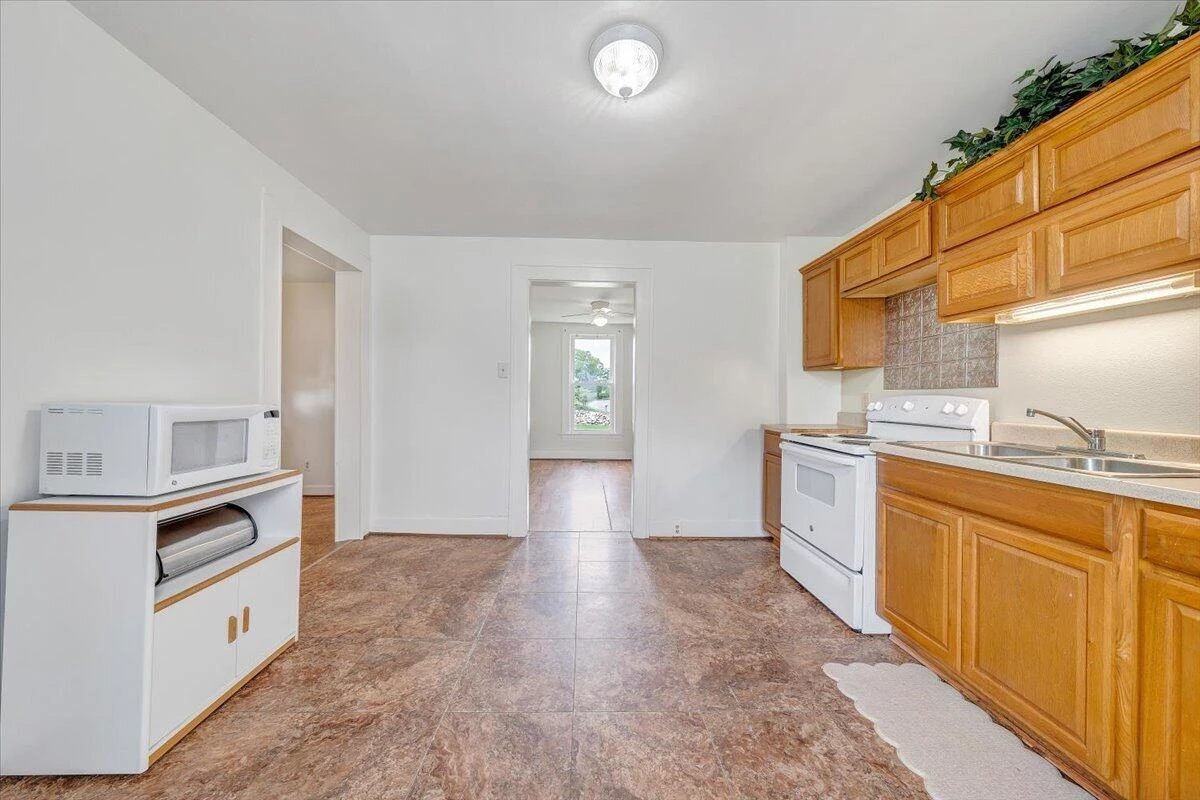 3523 Melcher ST SE - Photo 13
