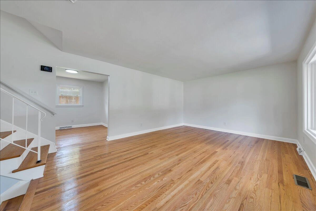 3127 Kershaw RD NW - Photo 2