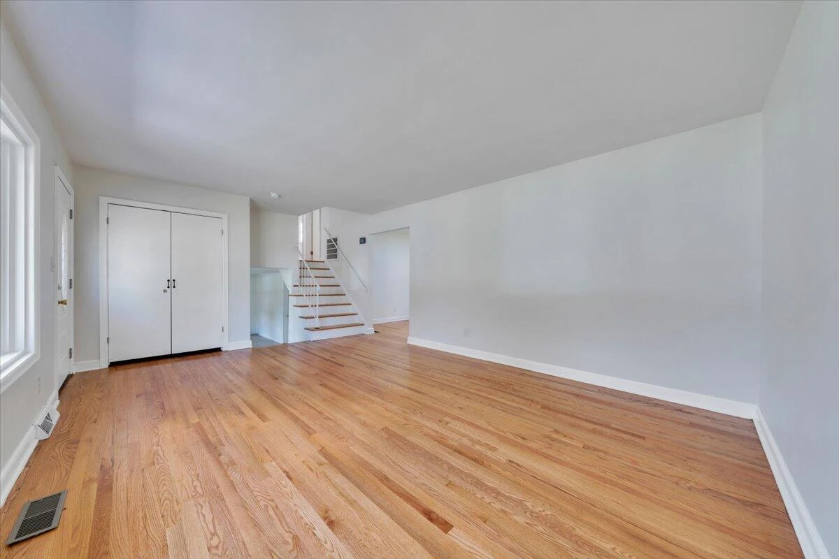 3127 Kershaw RD NW - Photo 3