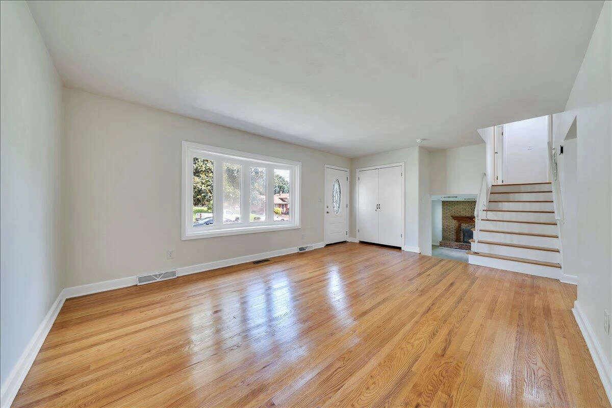 3127 Kershaw RD NW - Photo 4