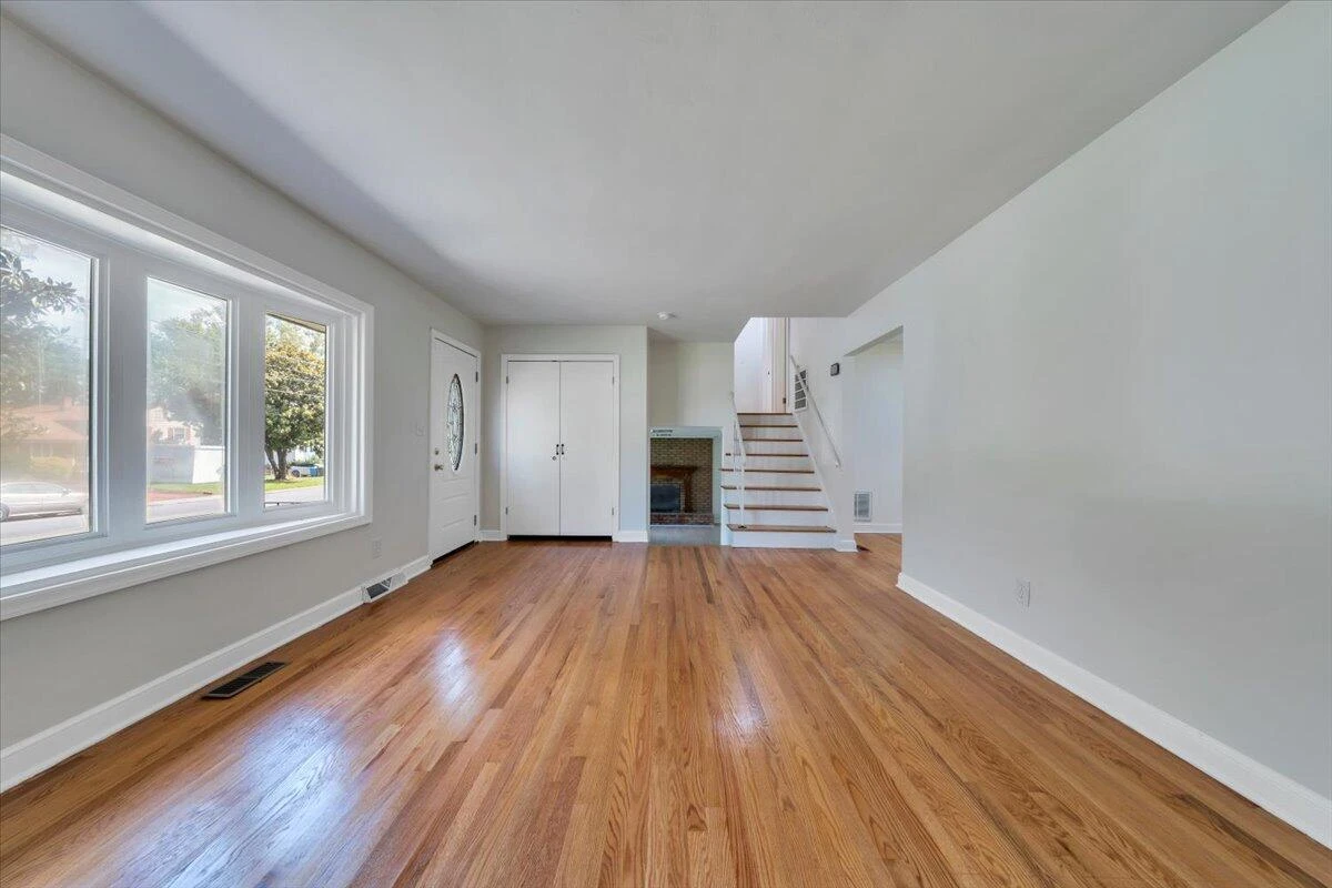 3127 Kershaw RD NW - Photo 5