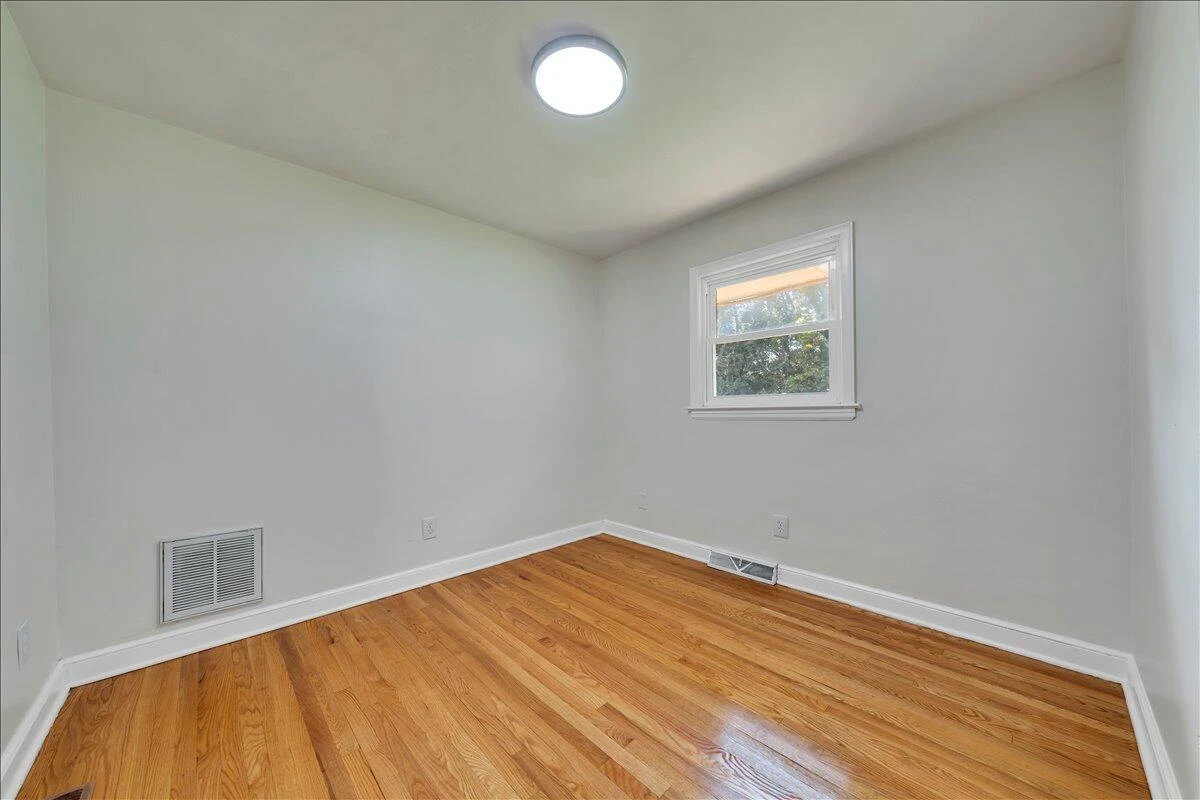 3127 Kershaw RD NW - Photo 7