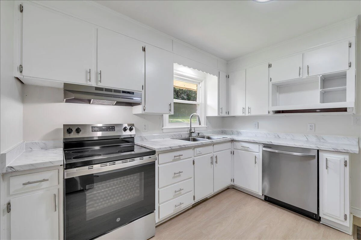 3127 Kershaw RD NW - Photo 13