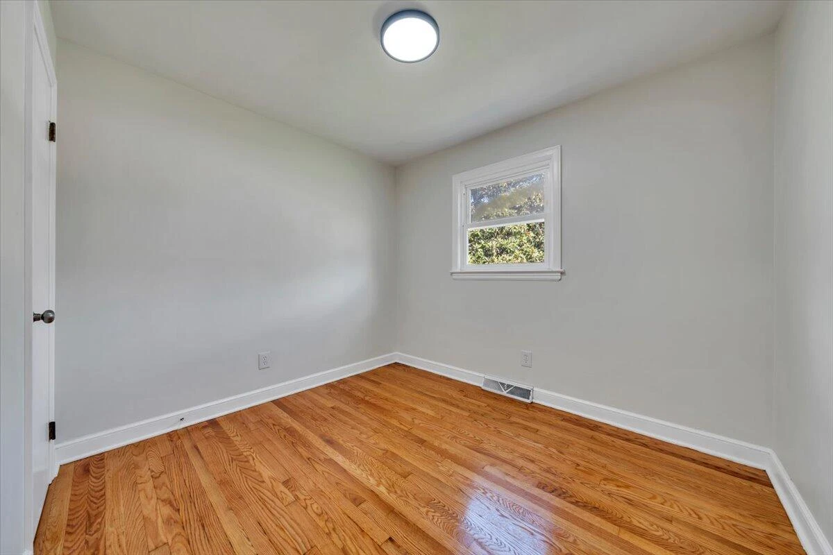 3127 Kershaw RD NW - Photo 18