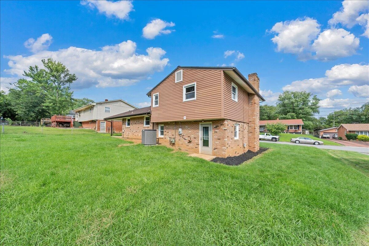 3127 Kershaw RD NW - Photo 30