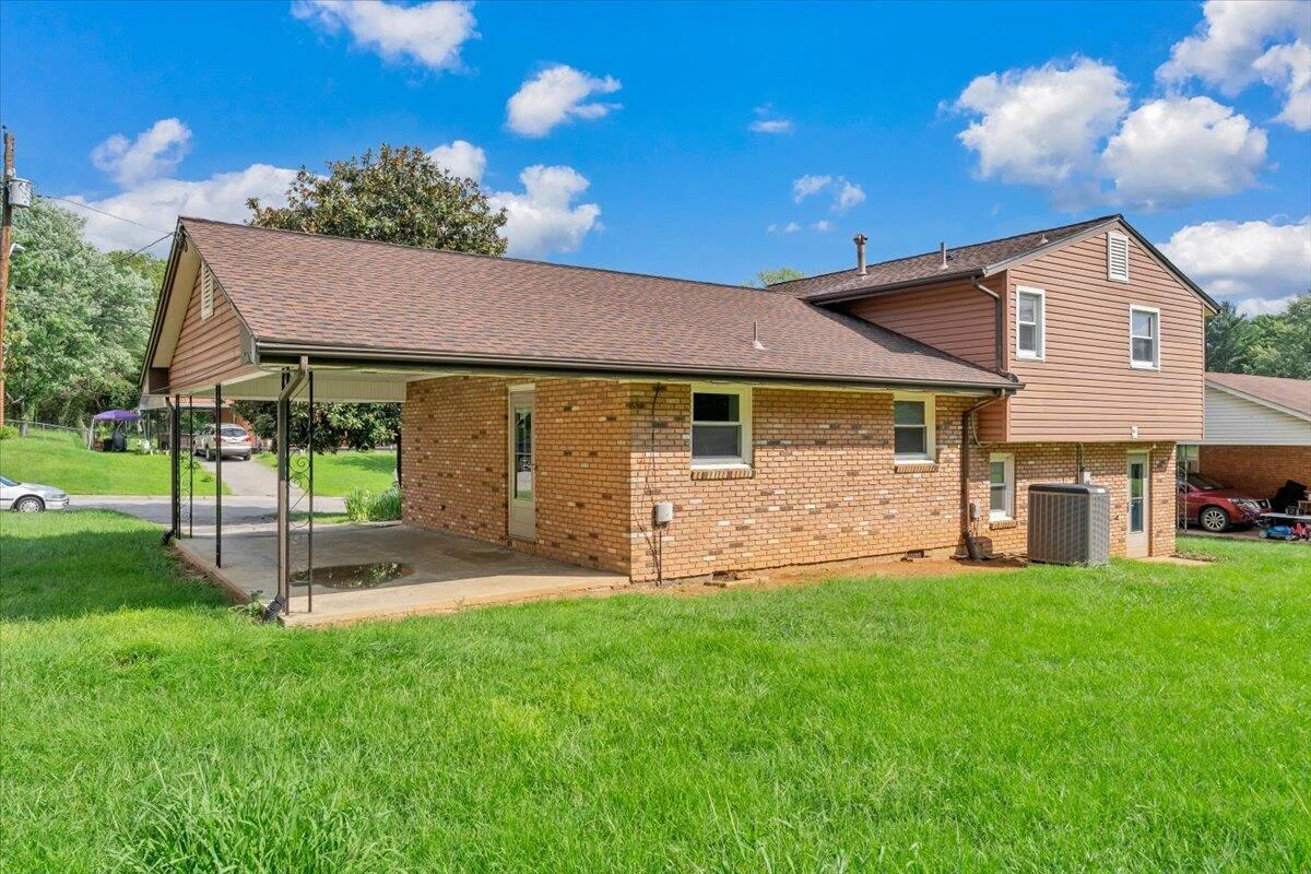 3127 Kershaw RD NW - Photo 32