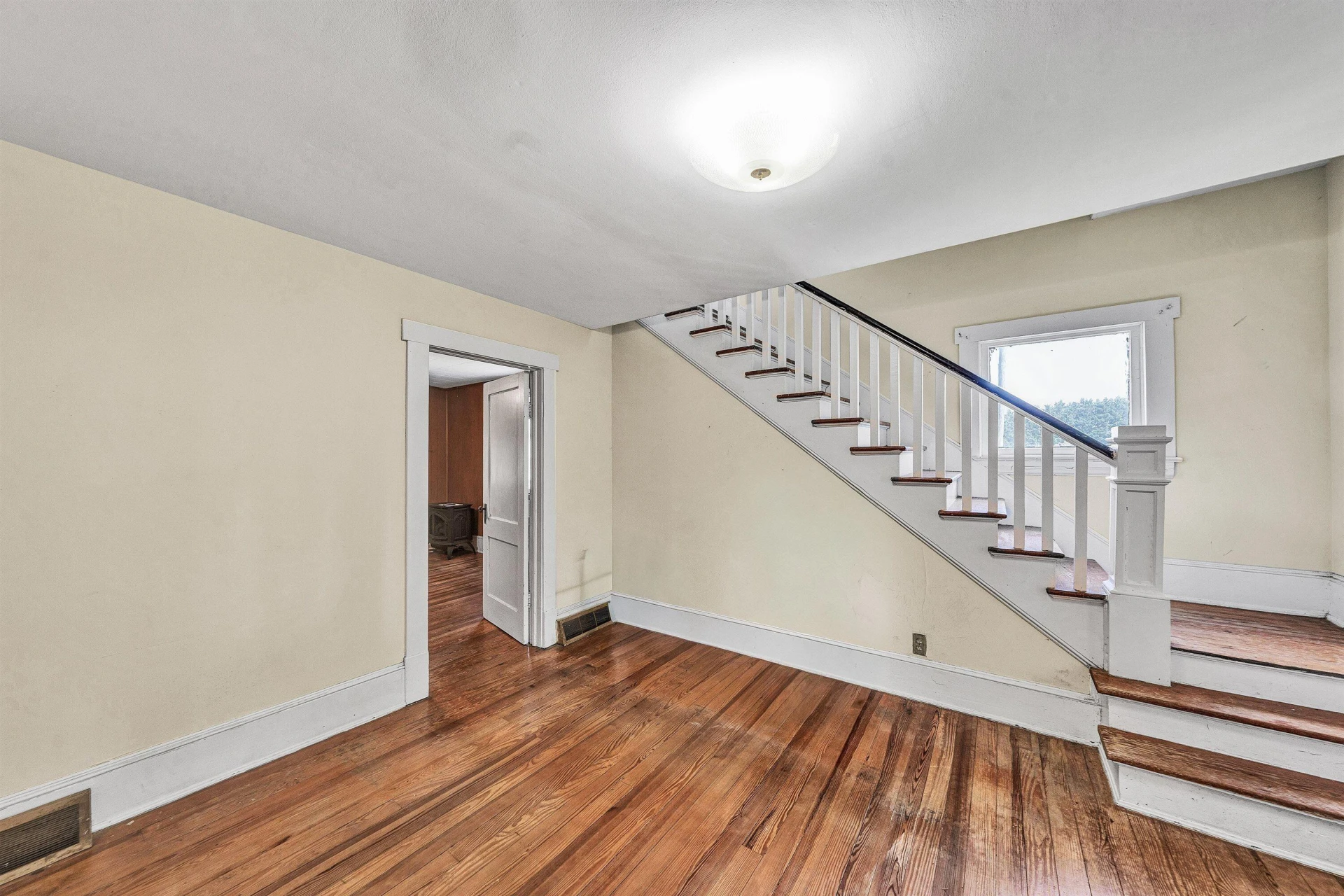 6258 Grassy Hill RD - Photo 5