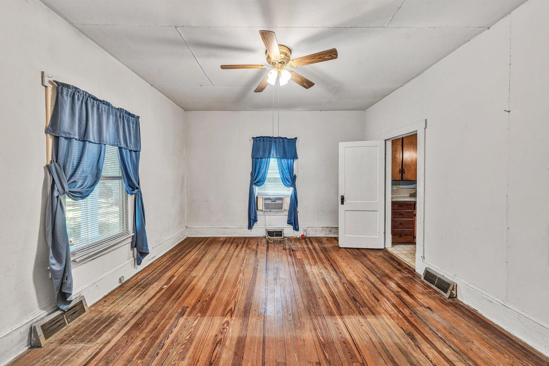 6258 Grassy Hill RD - Photo 6