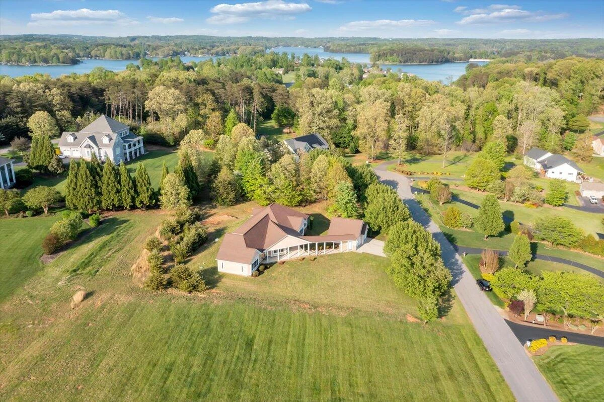 537 Calypso RD - Photo 2