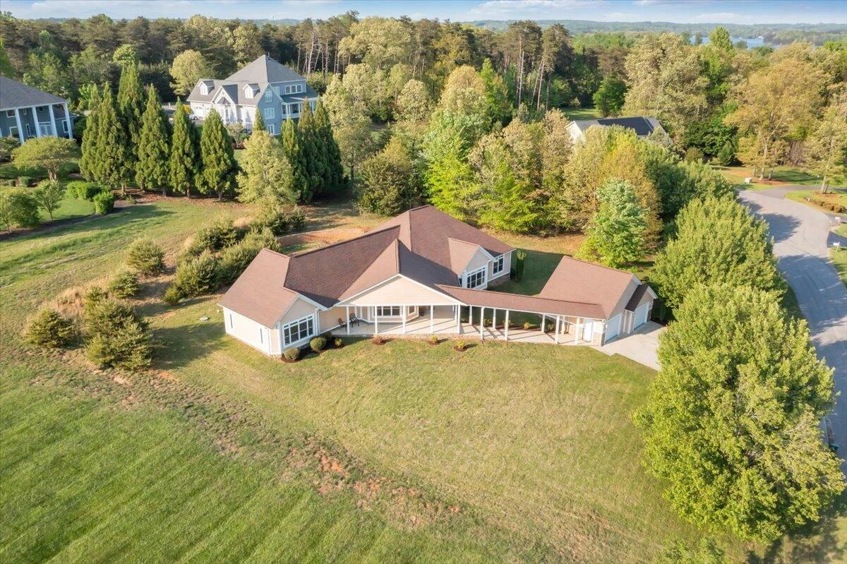 537 Calypso RD - Photo 44