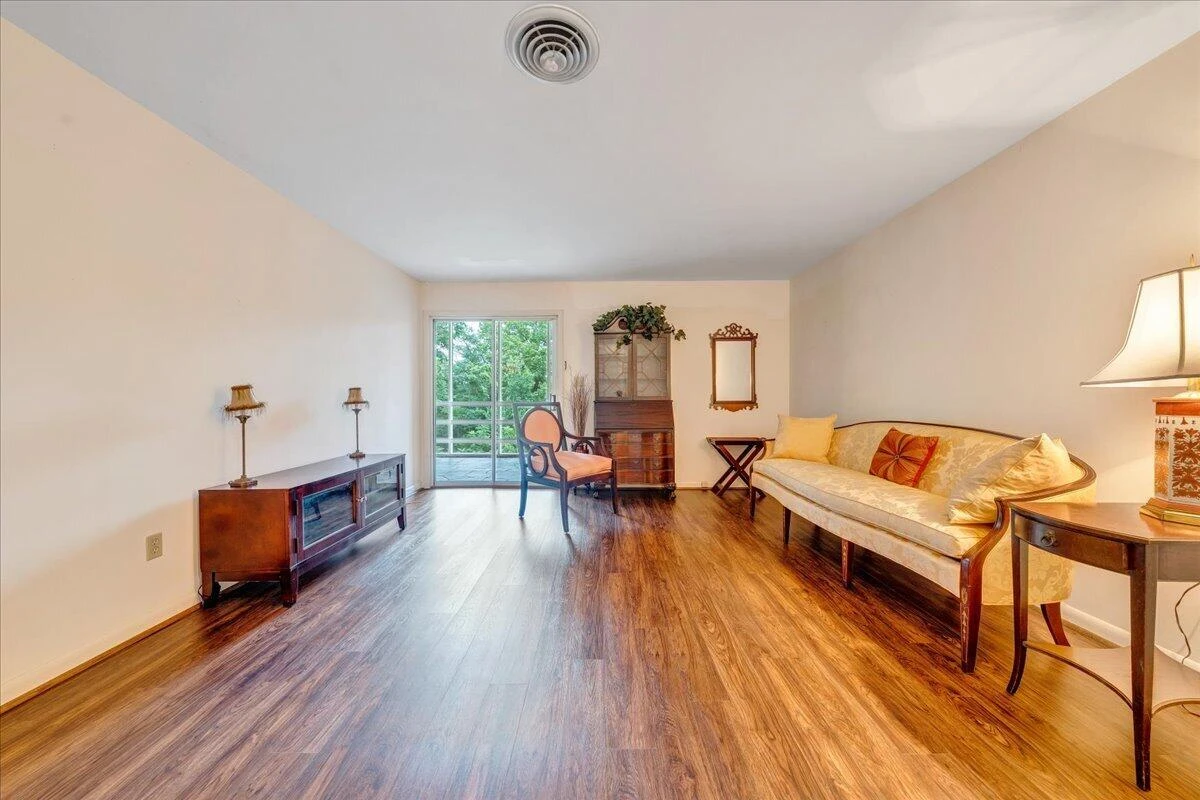 2151 Broadway AVE SW ##16 - Photo 3