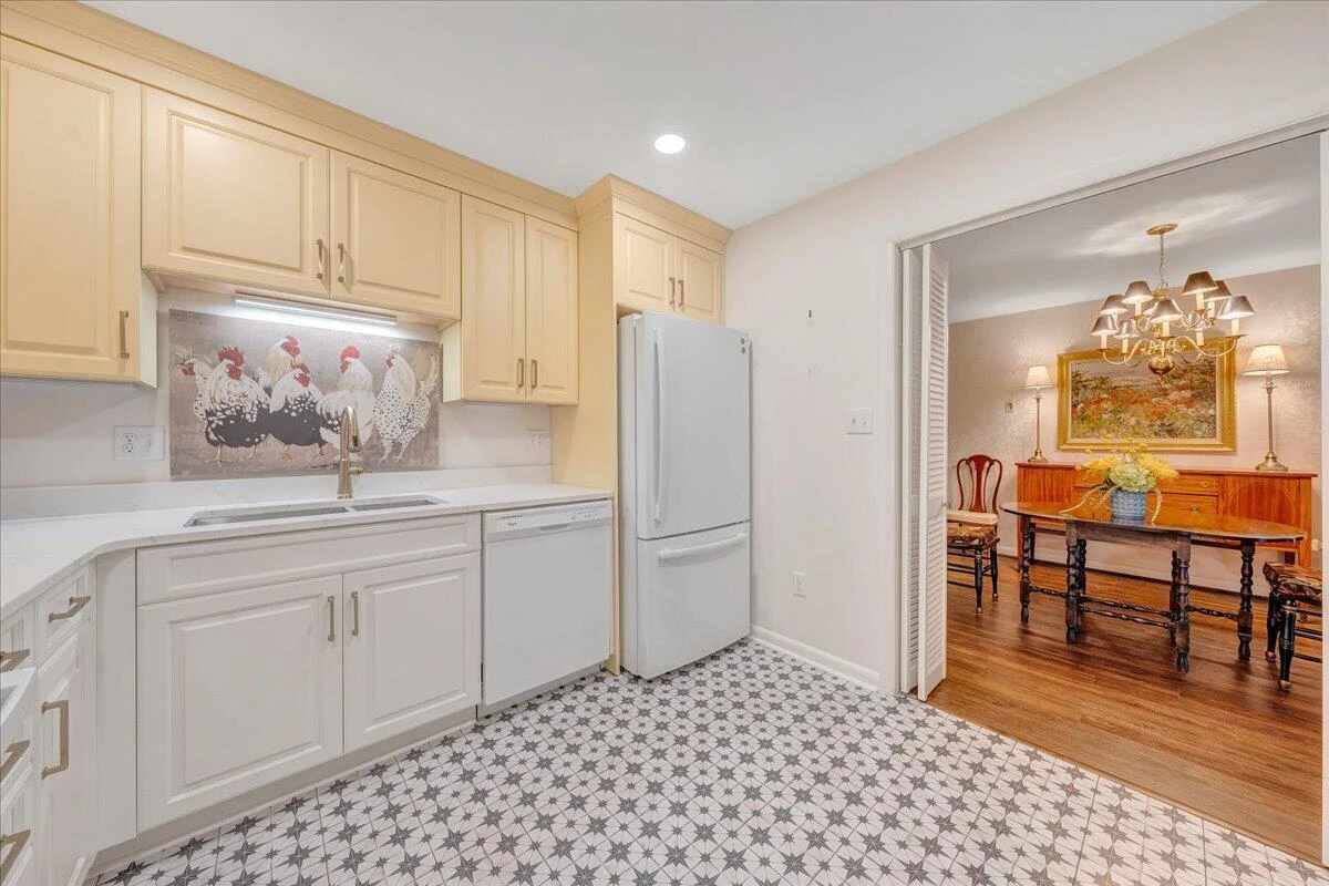 2151 Broadway AVE SW ##16 - Photo 11