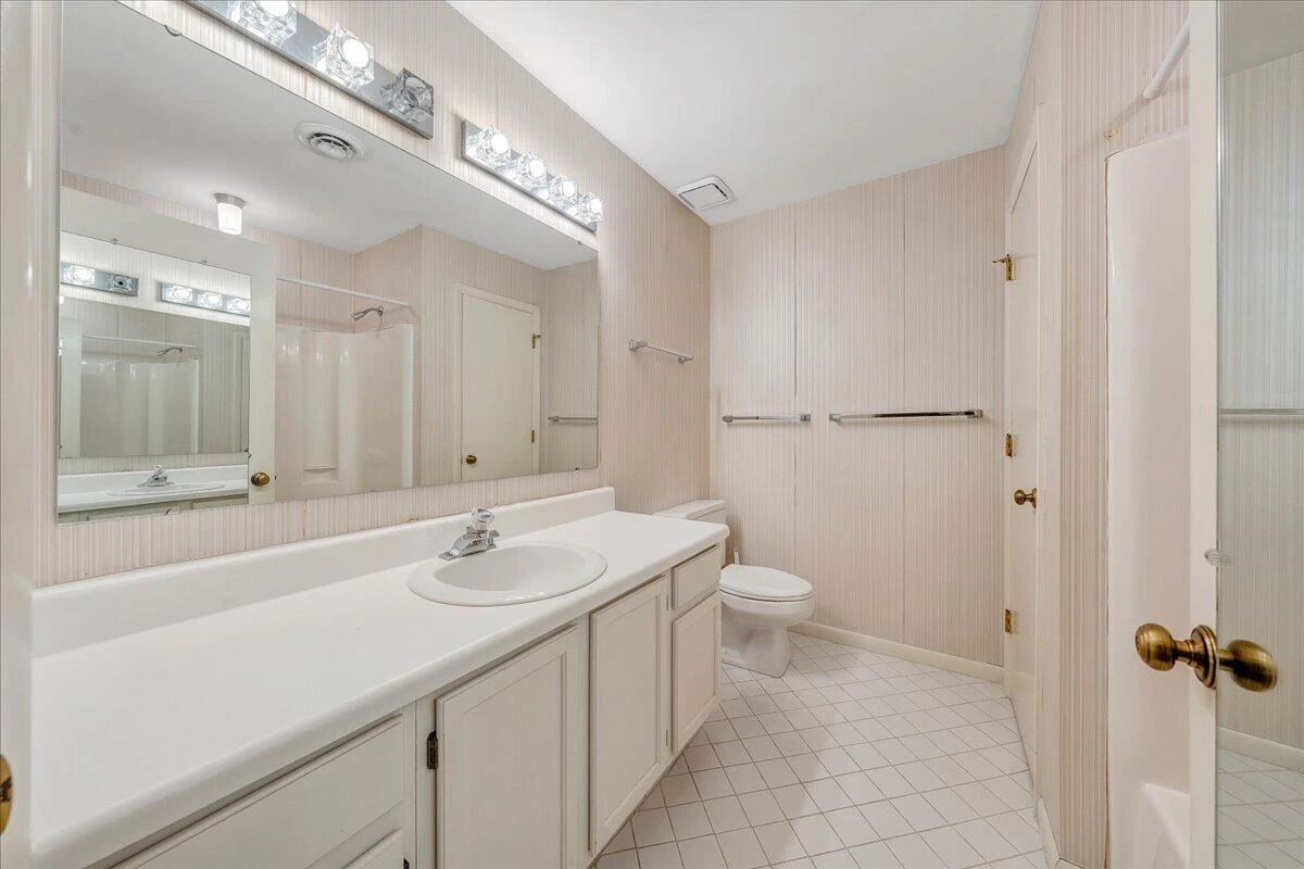 2151 Broadway AVE SW ##16 - Photo 17