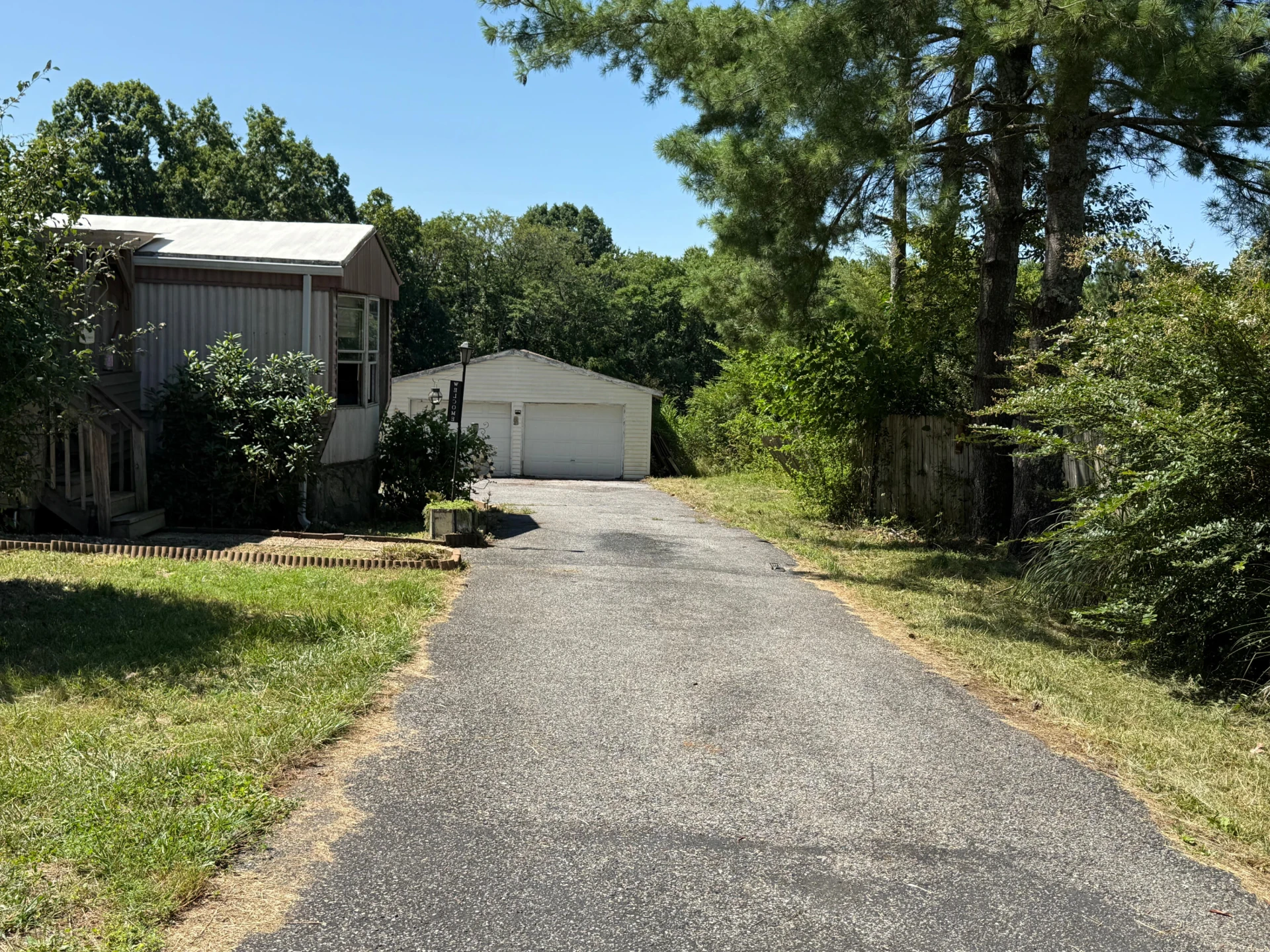 1801 Centerville RD - Photo 2