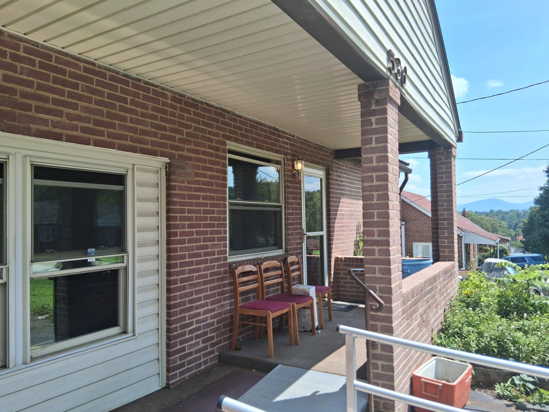 536 Parkdale DR - Photo 3