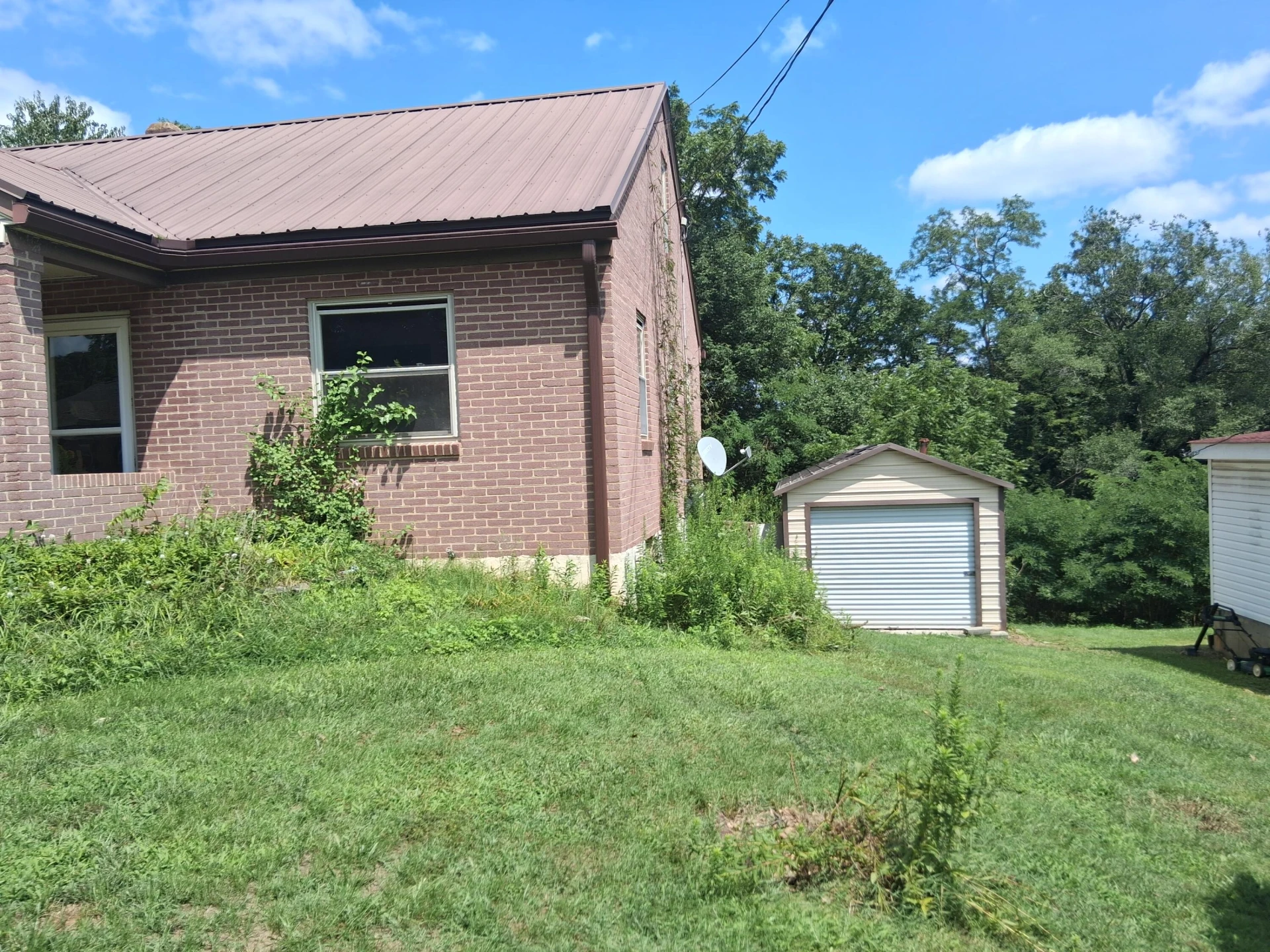536 Parkdale DR - Photo 4