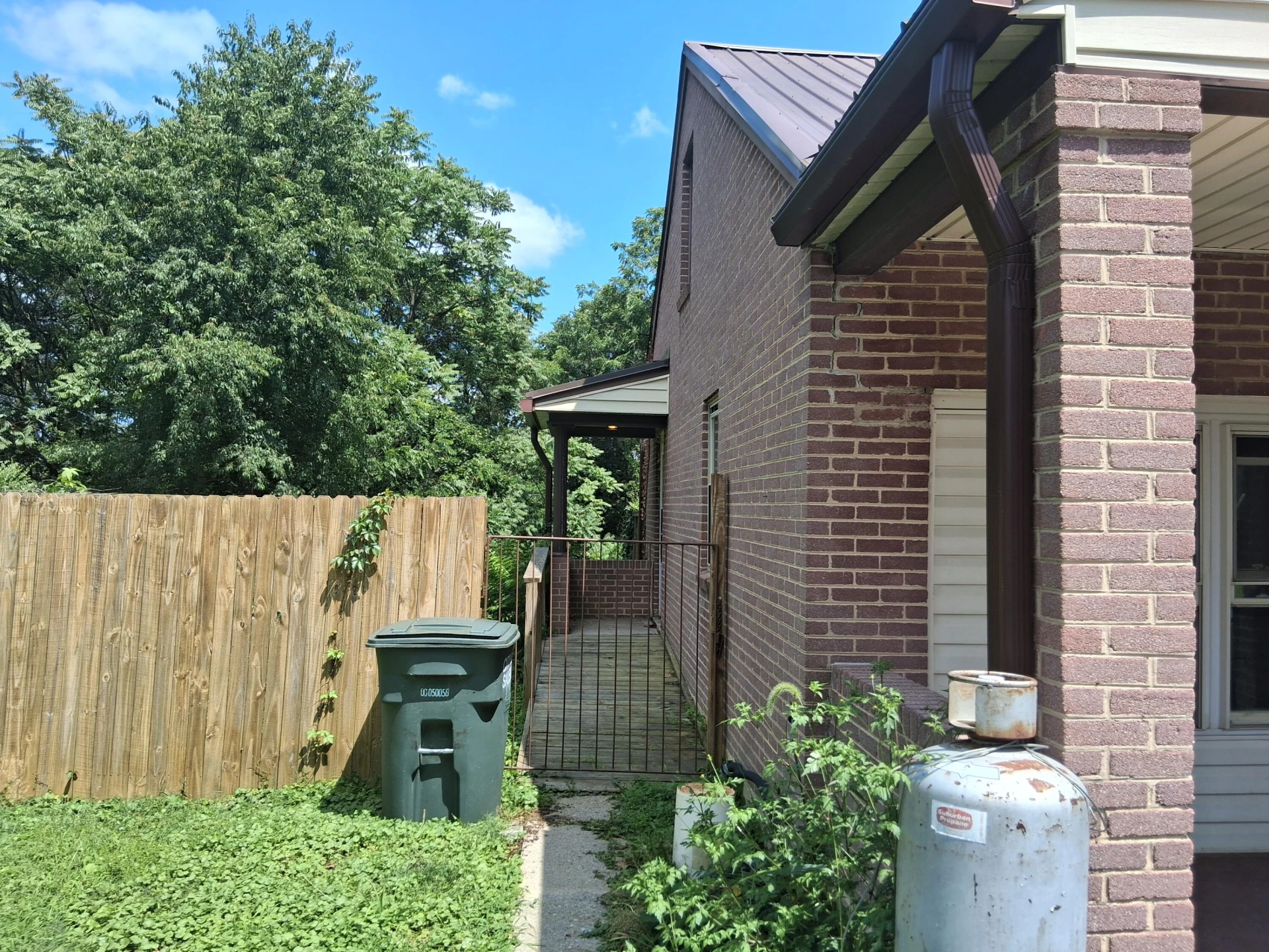 536 Parkdale DR - Photo 5