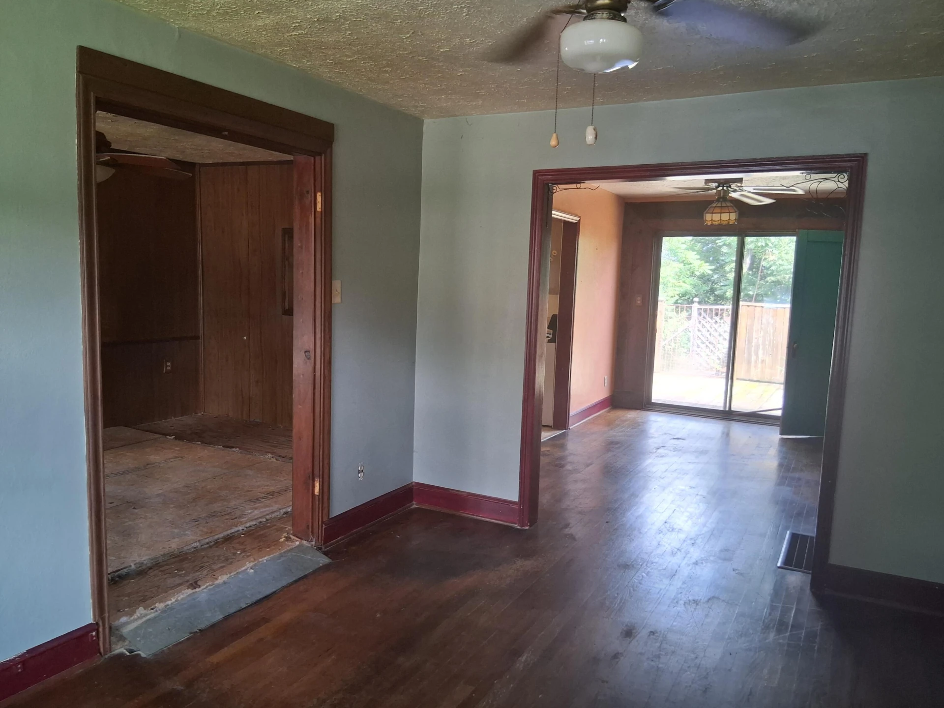 536 Parkdale DR - Photo 7