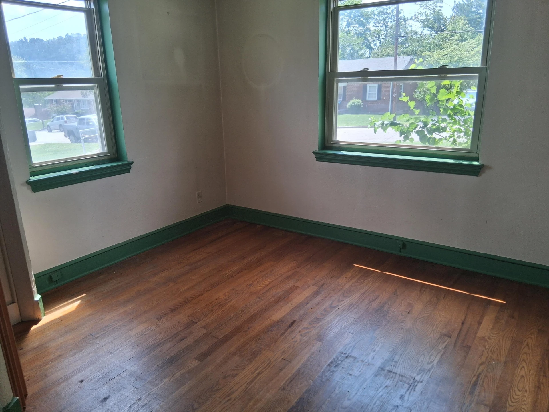 536 Parkdale DR - Photo 17
