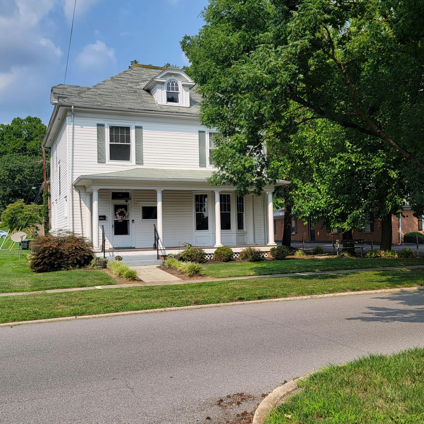 501 Roanoke BLVD - Photo 2
