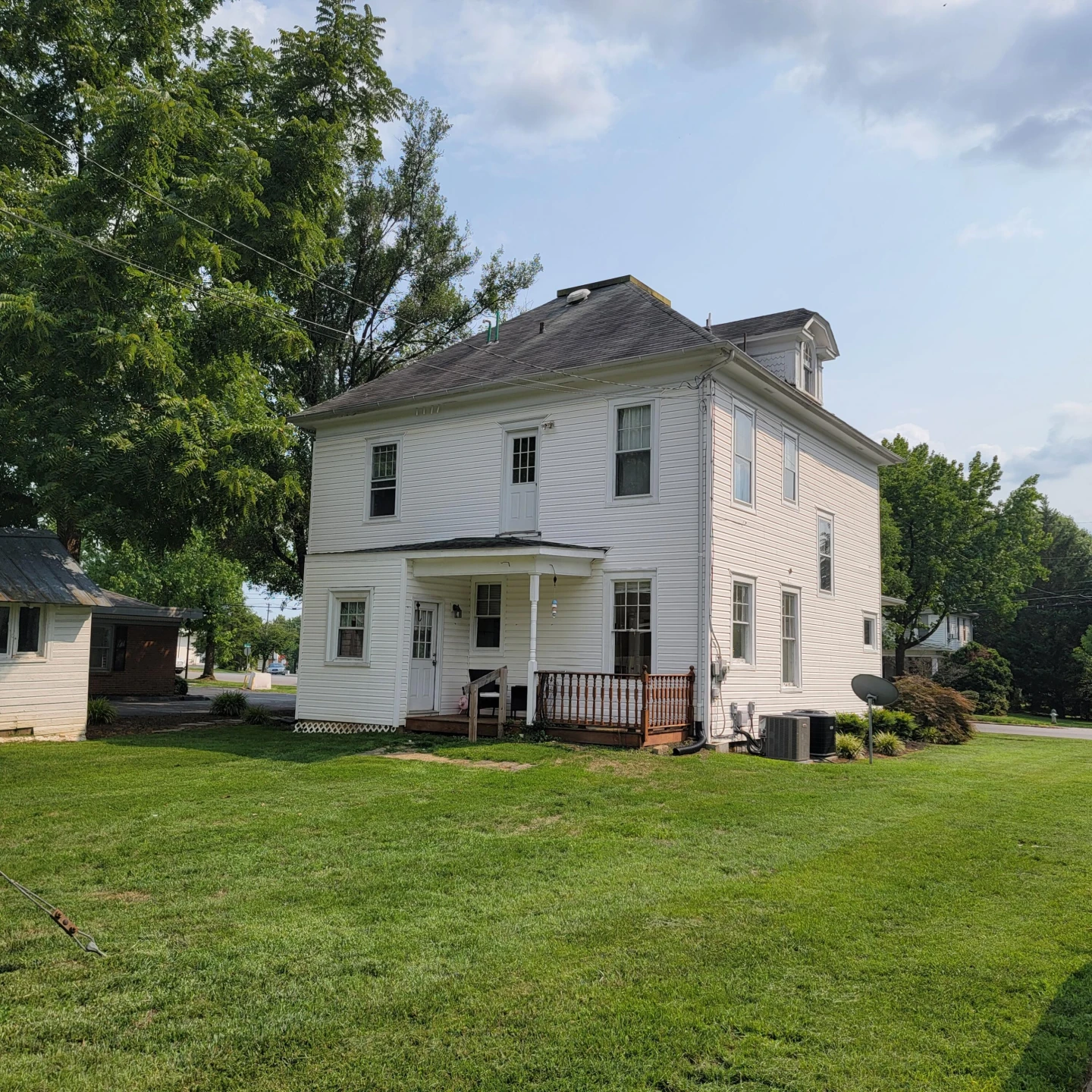 501 Roanoke BLVD - Photo 4