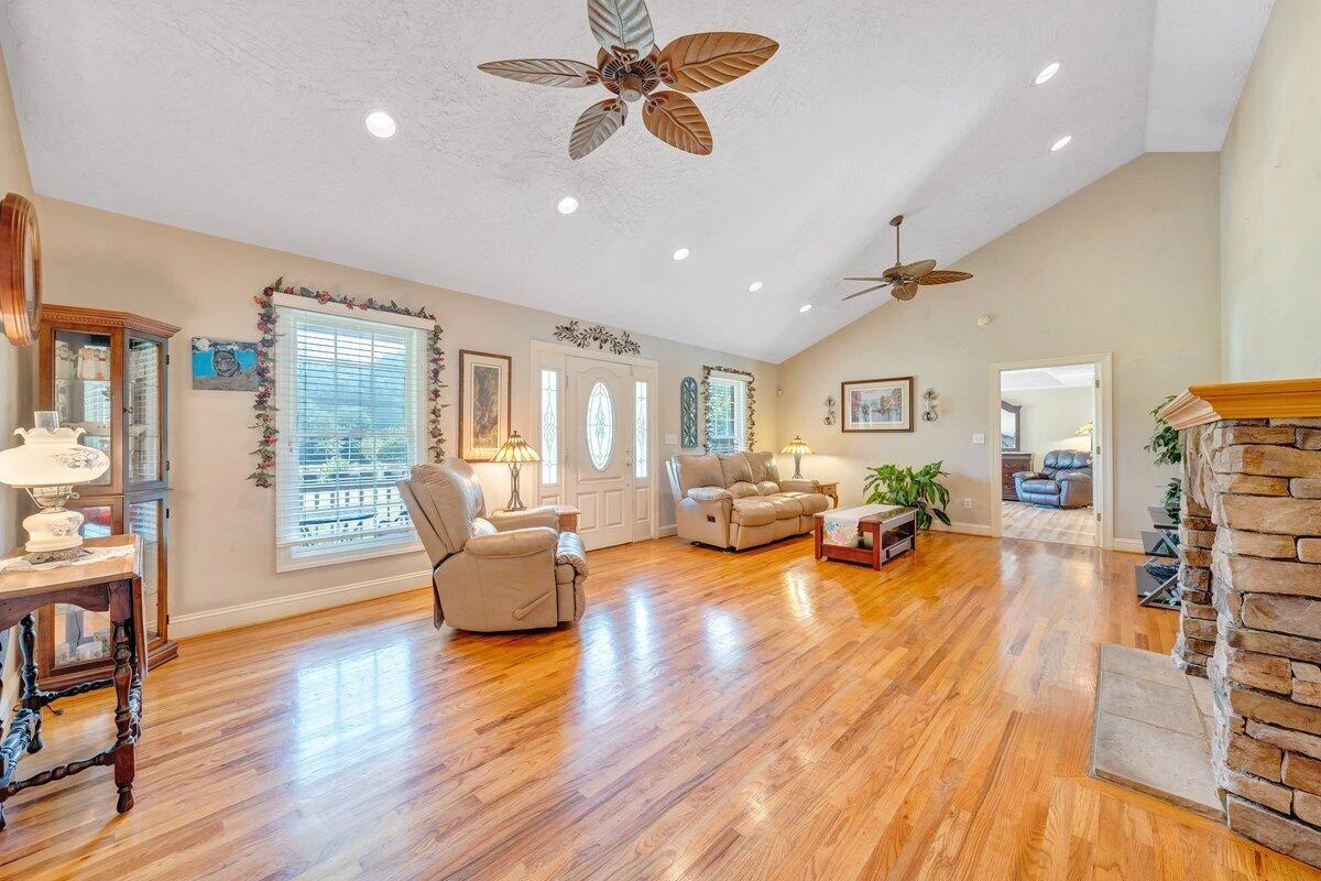 2655 Rutrough RD SE - Photo 3
