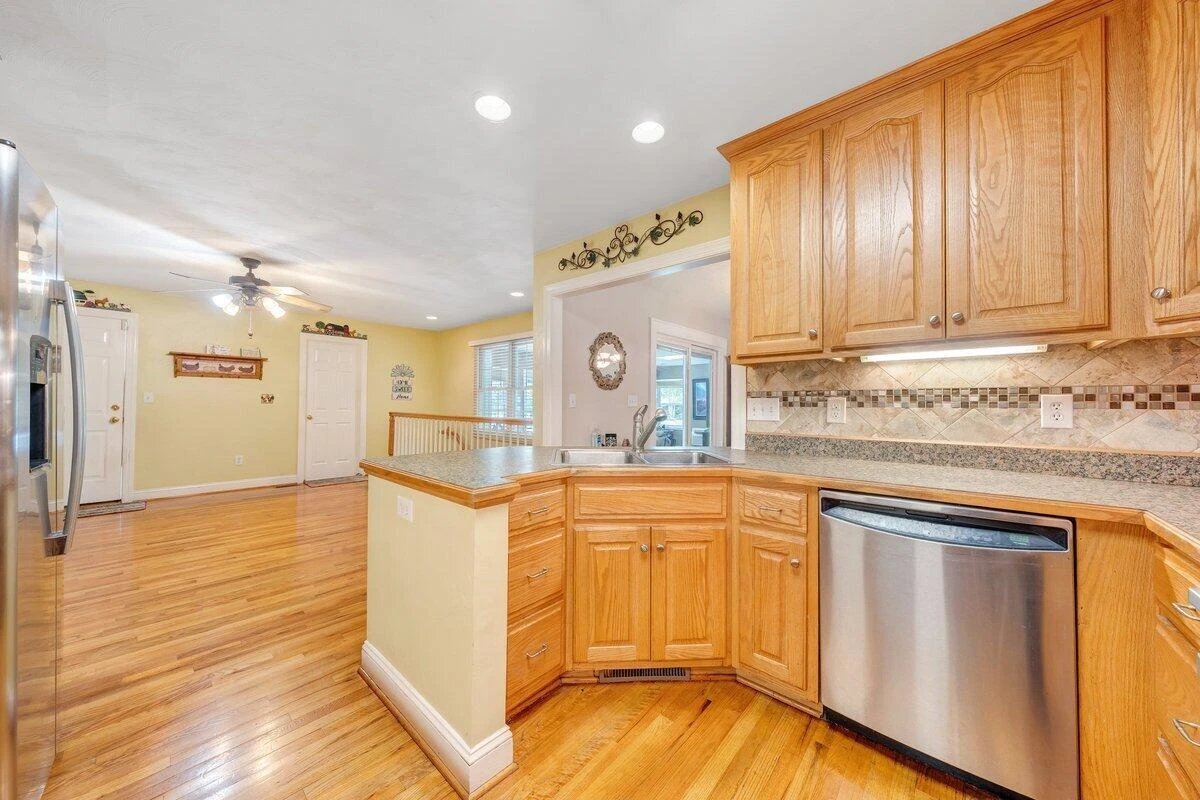 2655 Rutrough RD SE - Photo 13