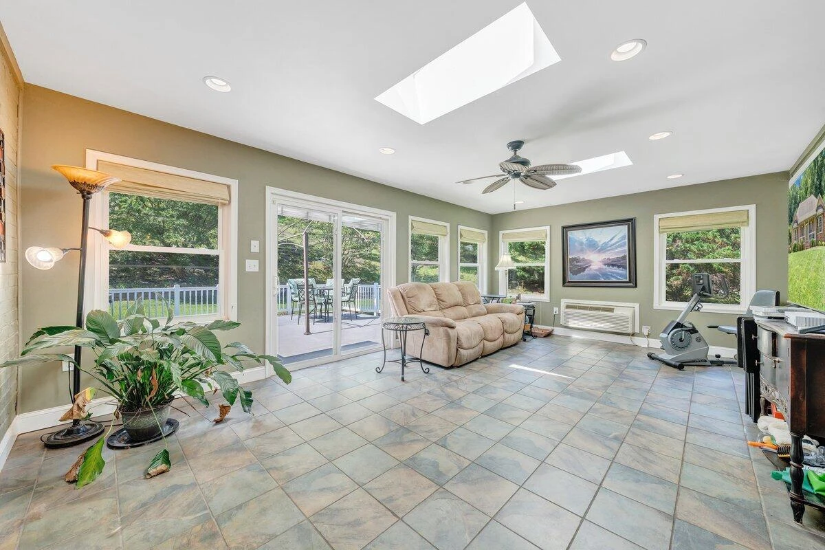 2655 Rutrough RD SE - Photo 28