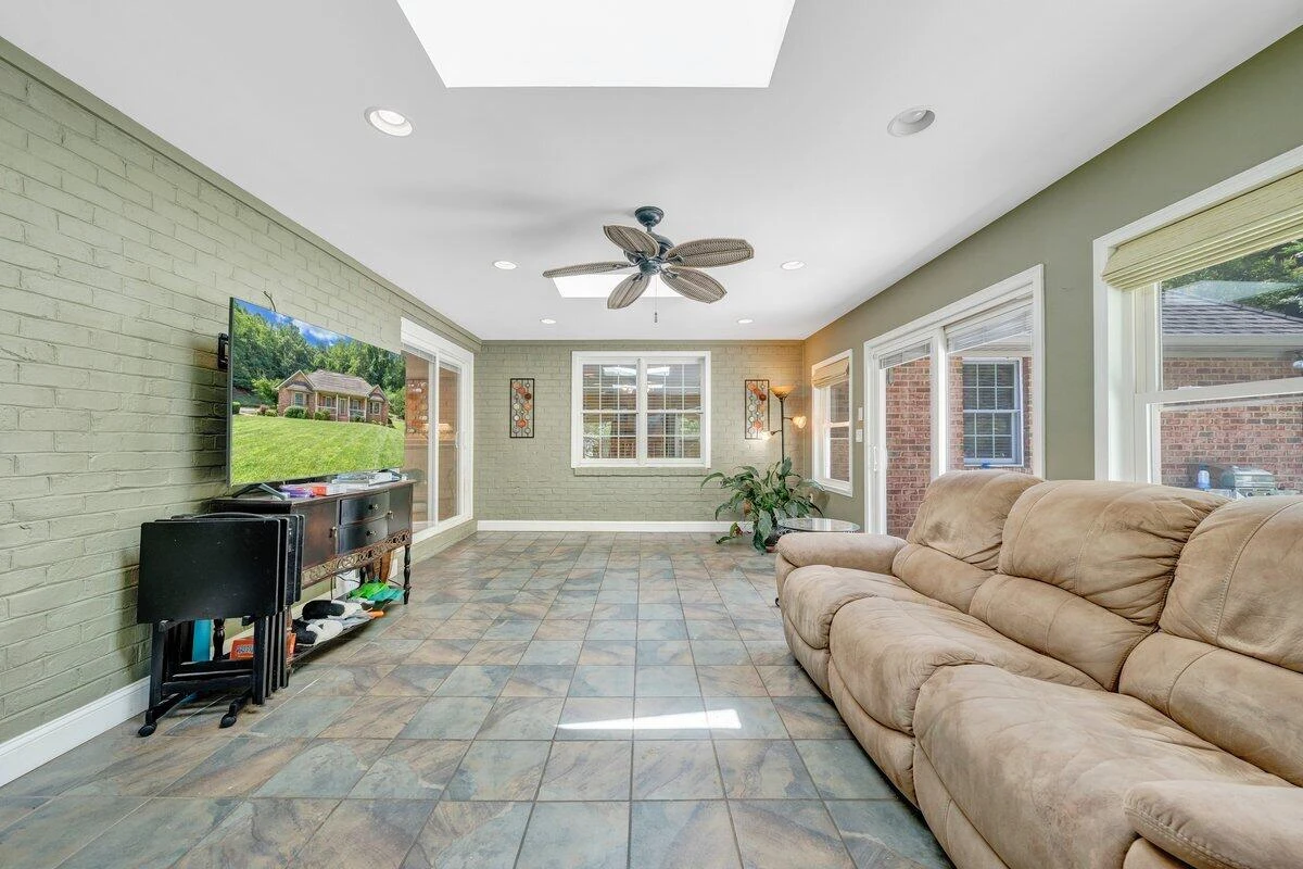 2655 Rutrough RD SE - Photo 30