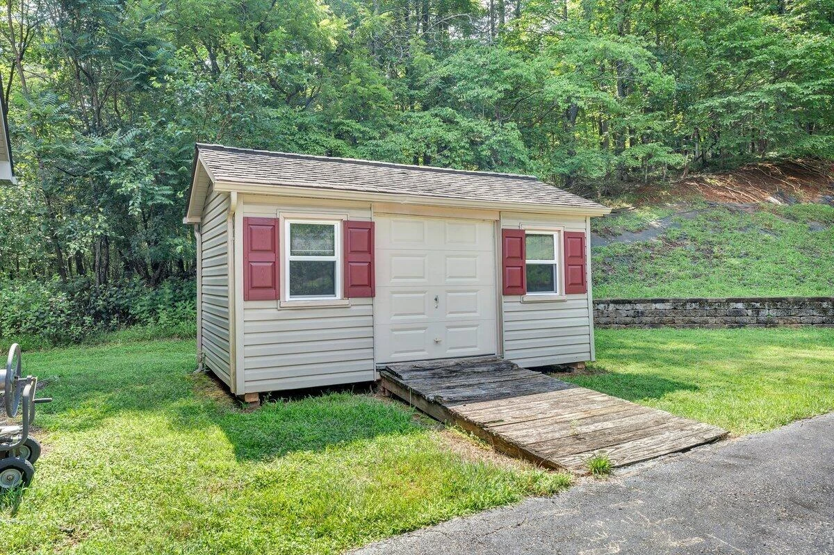 2655 Rutrough RD SE - Photo 49