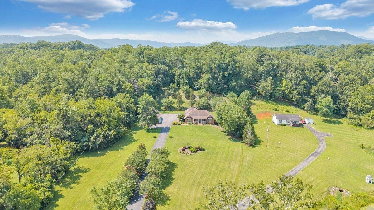 2655 Rutrough RD SE - Photo 68