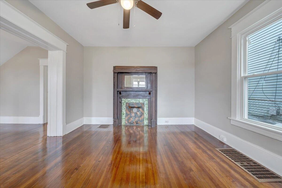 909 Highland AVE SE - Photo 9