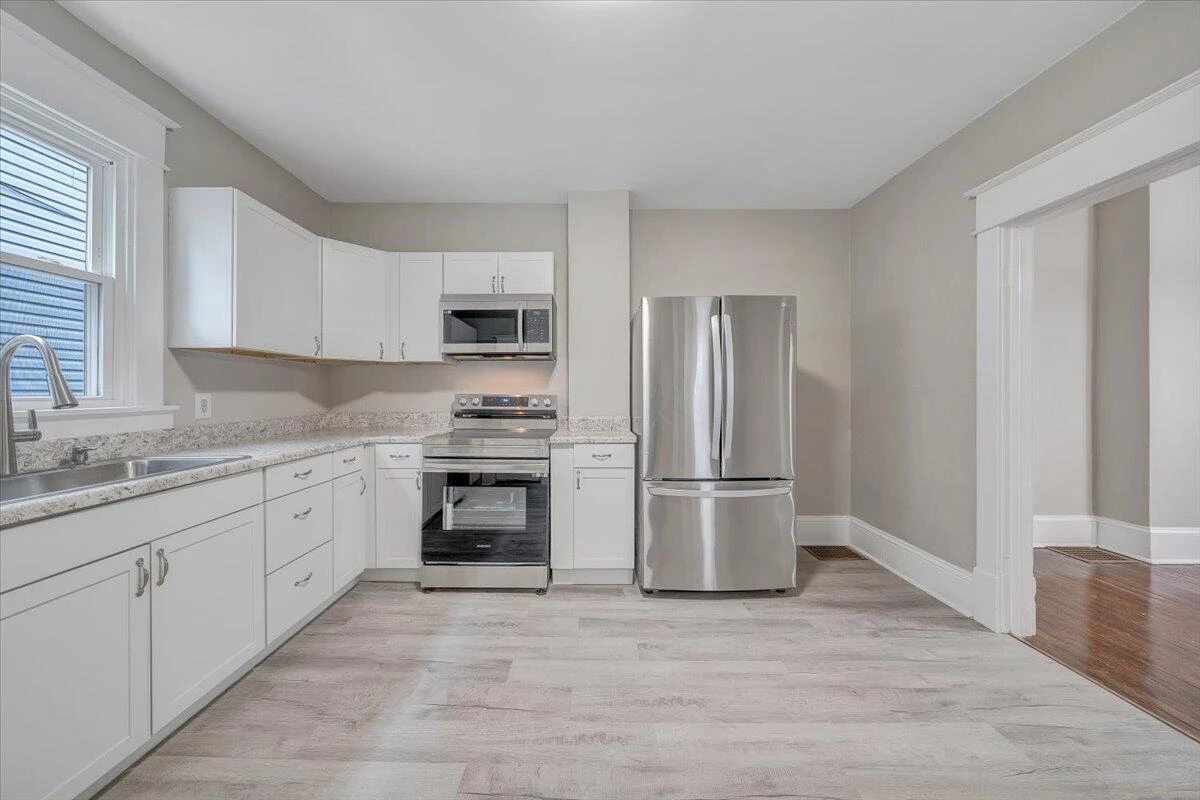 909 Highland AVE SE - Photo 19