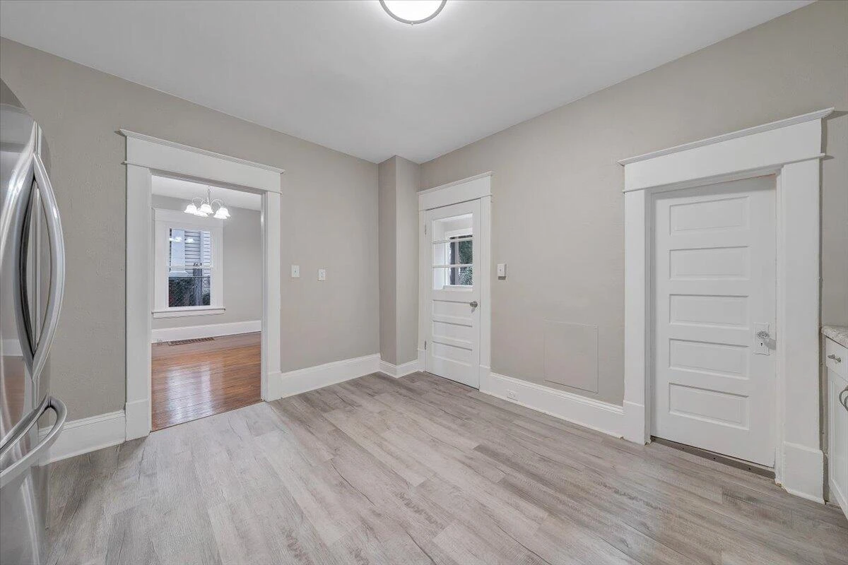 909 Highland AVE SE - Photo 20